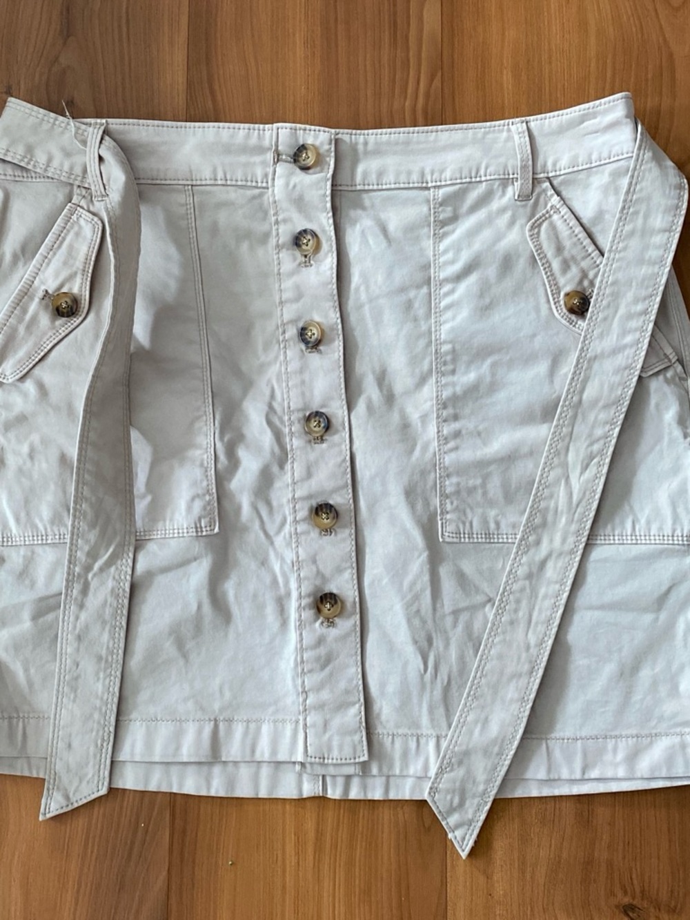 White House Black Market Ivory Button-Front Mini Skirt